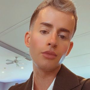 Meet your Posher, Adrian